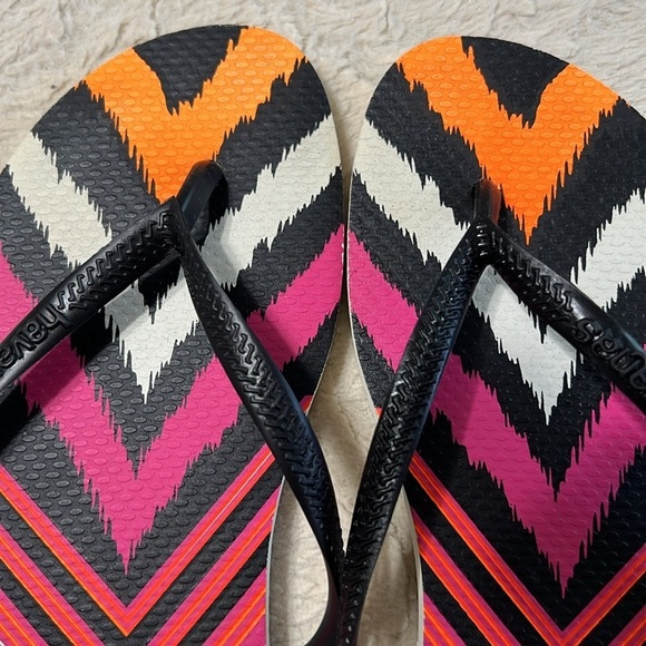 Havaianas 7/8 Tribal Print Slip On Flip Flop Sandals - Picture 2 of 8
